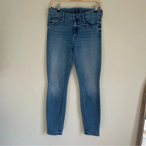 MOTHER The Looker Ankle in We The Animals Skinny Jeans - Picture 2 of 9